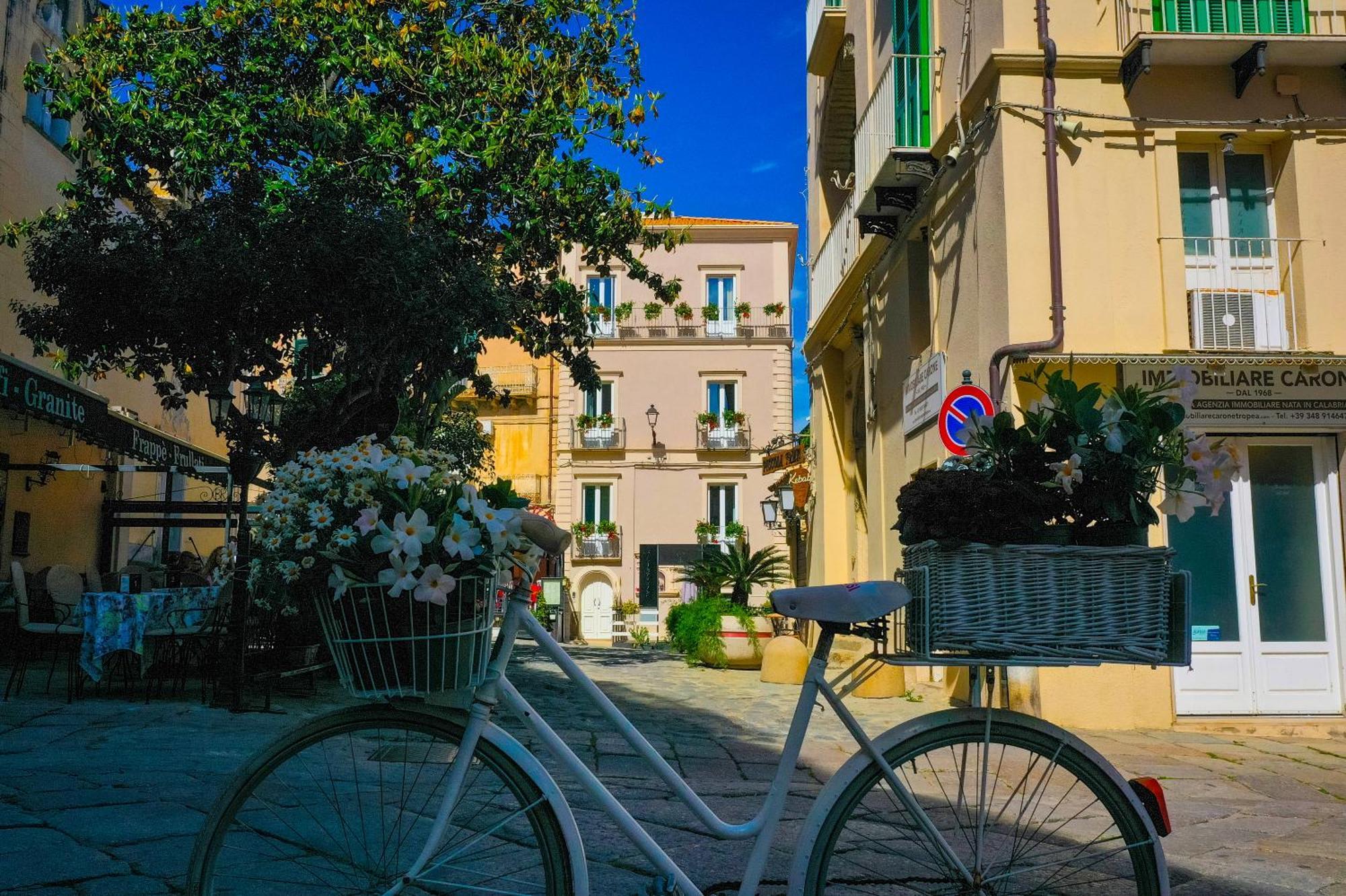 La Divina - Free Parking - Bed and Breakfast Tropea Exteriör bild