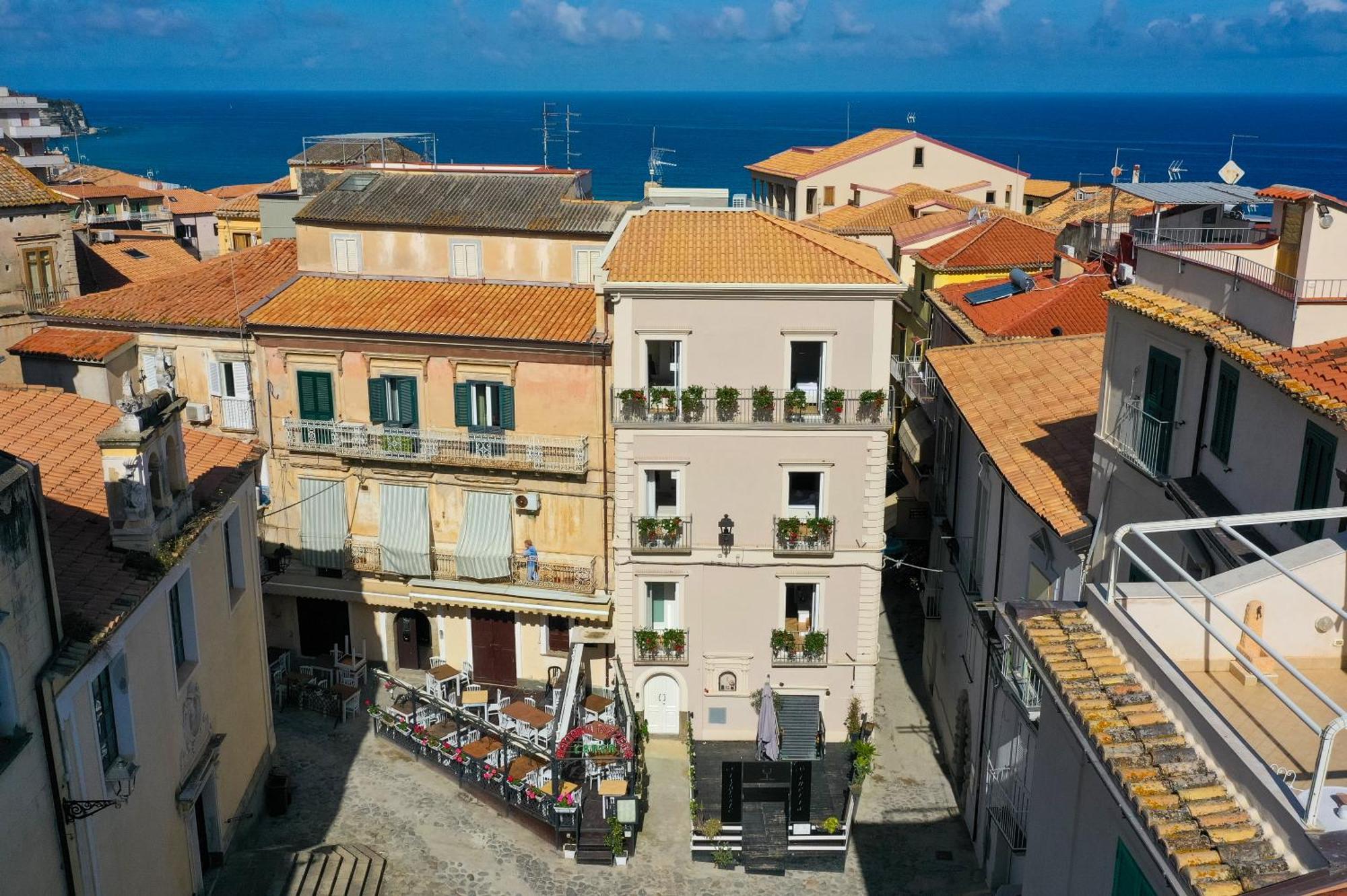 La Divina - Free Parking - Bed and Breakfast Tropea Exteriör bild